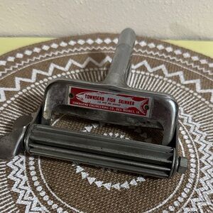 VTG Townsend Engineering Co Des Moines IA Fish Skinner Tool